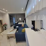 וילה Luxury Studio's J&m סרנדה