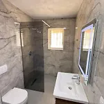 Luxury Studio's J&m וילה