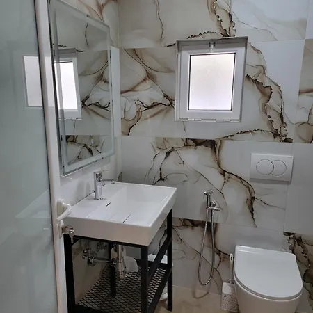 Luxury Studio's J&m Sarandë